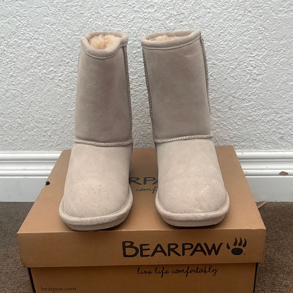 BearPaw Light Tan Suede Boots
